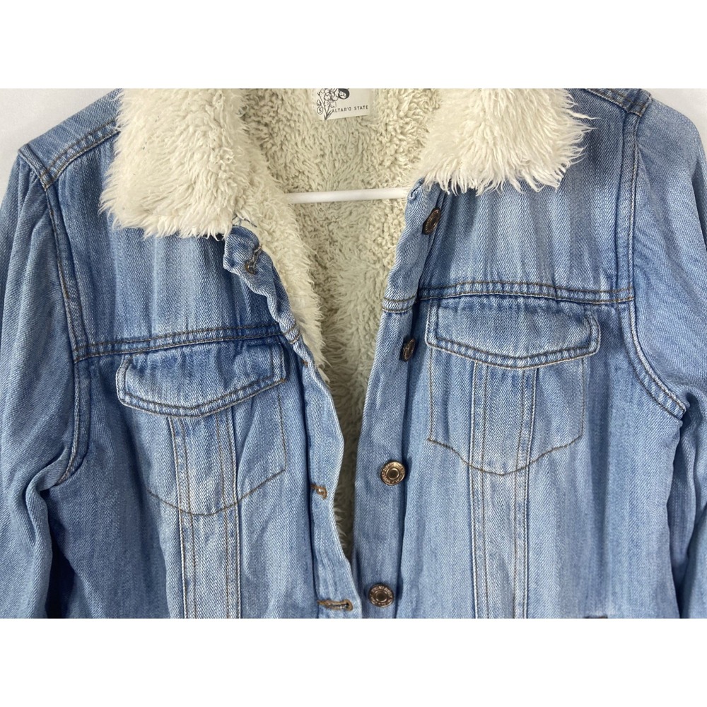 Altar'd State Sherpa Lined Denim Trucker Jacket Womens Est Small Light Wash - Picture 6 of 9